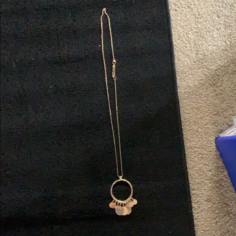 Necklace gold